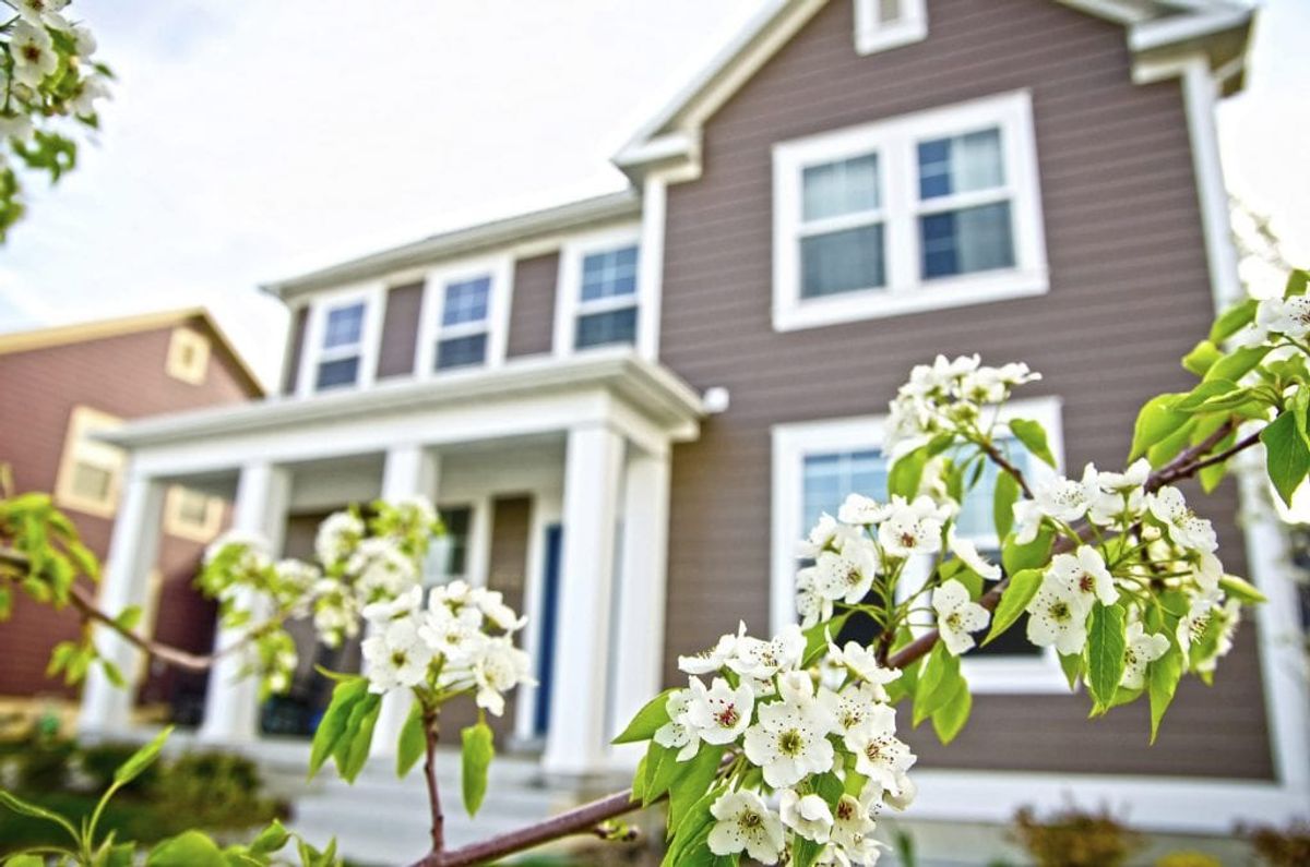 10 Must-Have Items on Your Spring Home Maintenance Checklist - Mr. Restore